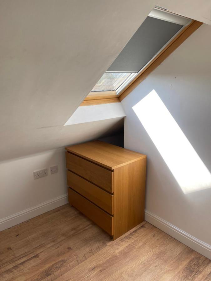 Large, Quiet, Sleeps 16, 4 Bathrooms, Parking, Leicester Luaran gambar